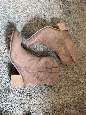 Women's Taupe Suede Western Ankle Booties